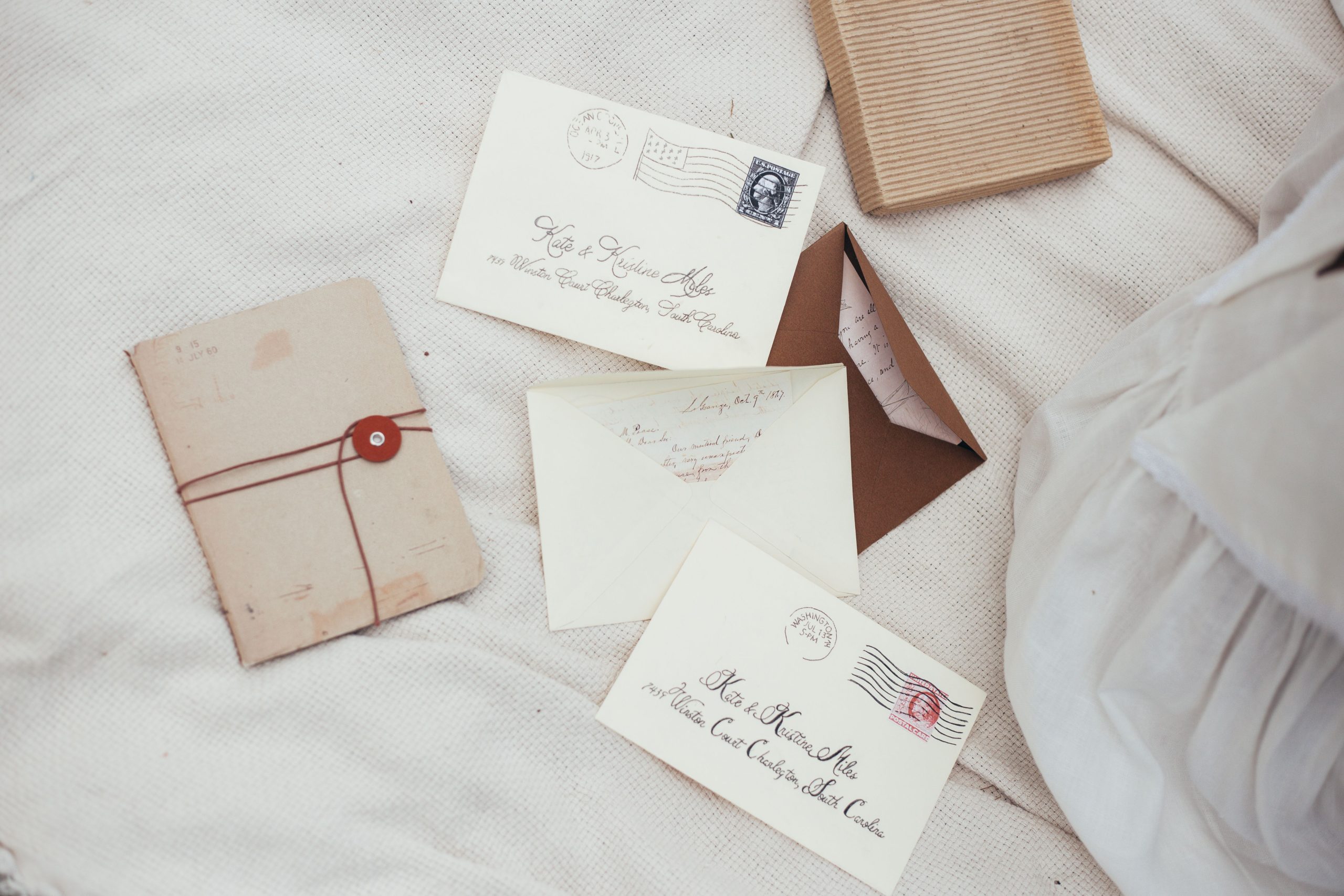 Cartes postales et enveloppes timbres retro